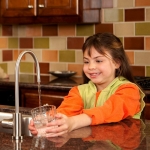 WaterChef U9000-PC 櫥下型淨水系統 (拋光鉻) - BigBlock™ 技術, 美國製造