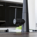 Franke PT193G Icon可拉出式水槽龍頭 (黑色)：義大利製造，可拉出設計，200mm出水嘴距離