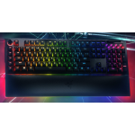 Razer 雷蛇 RZ03-04680100-R3M1 BlackWidow V4 Pro CHT 整合 Razer Chroma™ RGB 功能的機械式遊戲鍵盤 (綠軸/US)