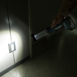 Makita DML807 充電式LED手電筒 (USB充電/四種照明模式)